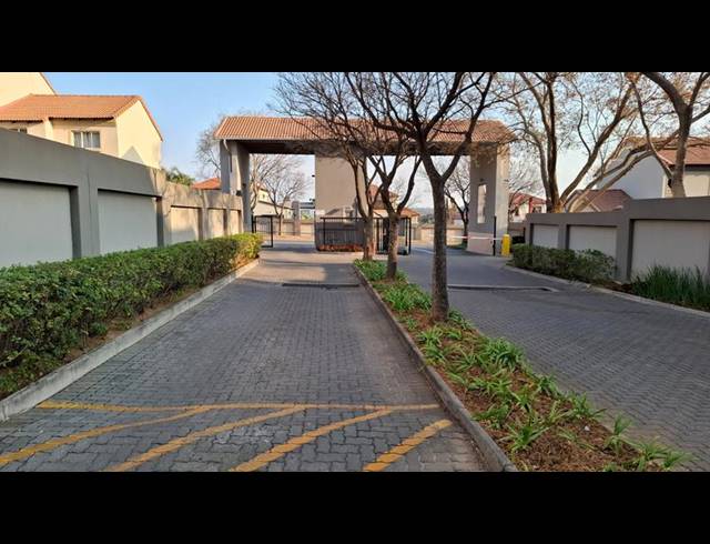 2 BEDROOM APARTMENT FOR SALE IN COUNTRY VIEW